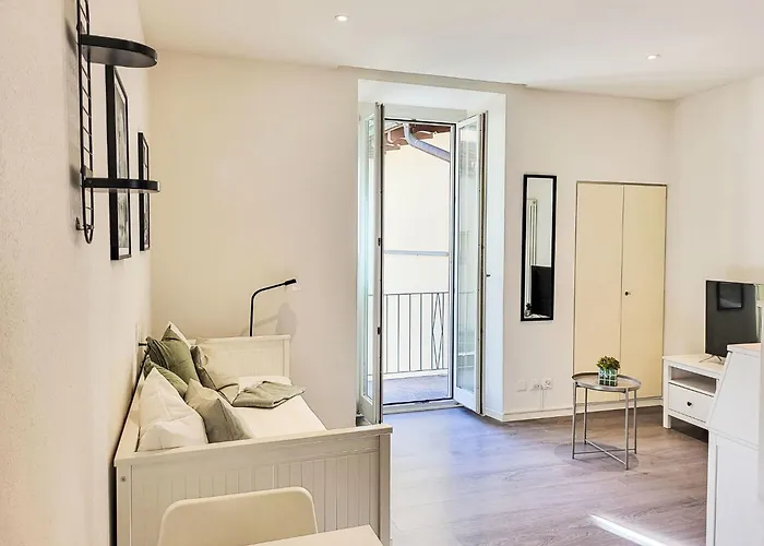 White Apt-1 By Interhome * ロカルノ